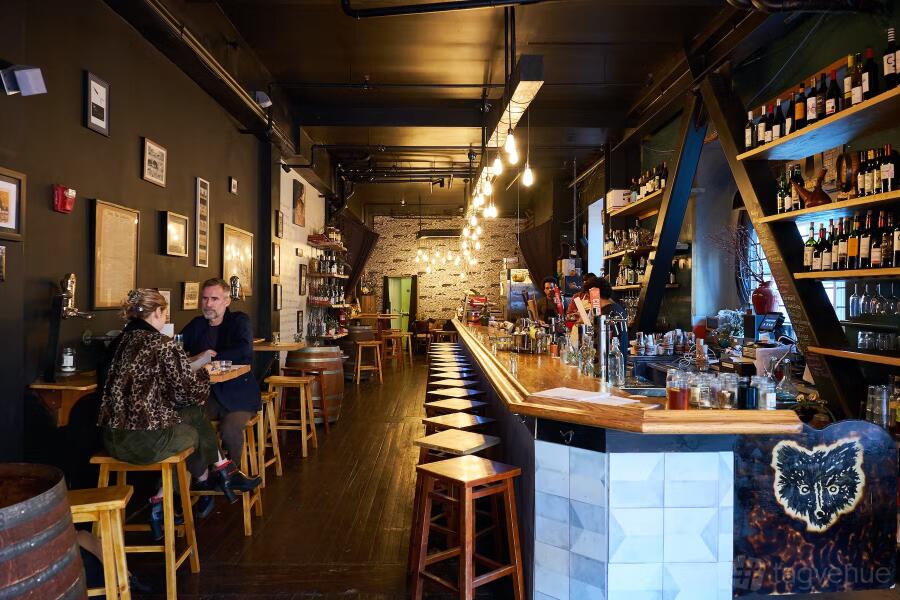 Entire Bar at El Lopo in Van Ness, San Francisco, CA